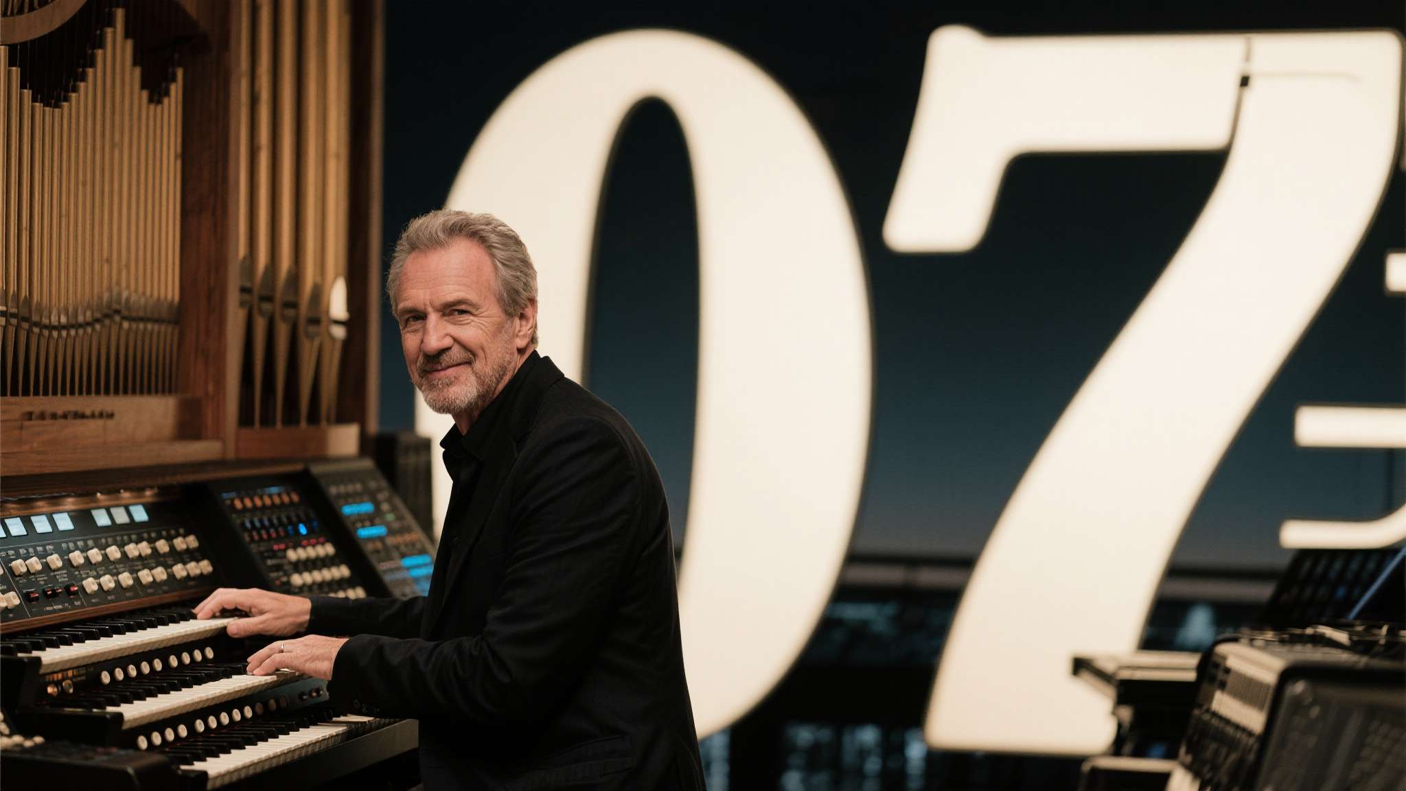拉娜·德雷献声《007：初露锋芒》 传奇配乐师回归！
